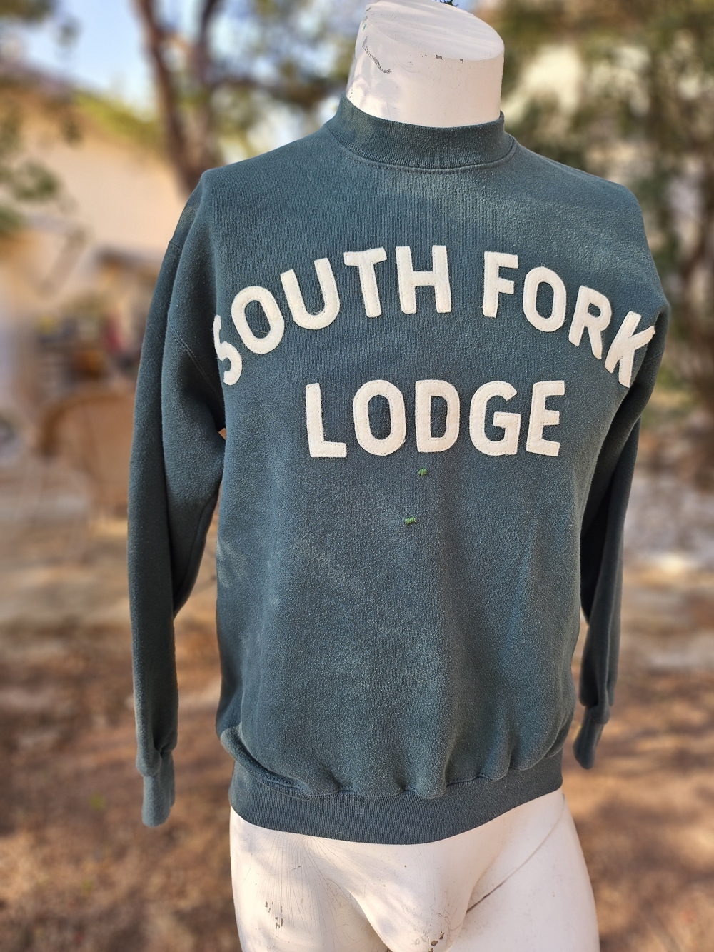 New W Tag Gym Class Surfers South Fork Lodge Green Pullover Crewneck Sweatshirt